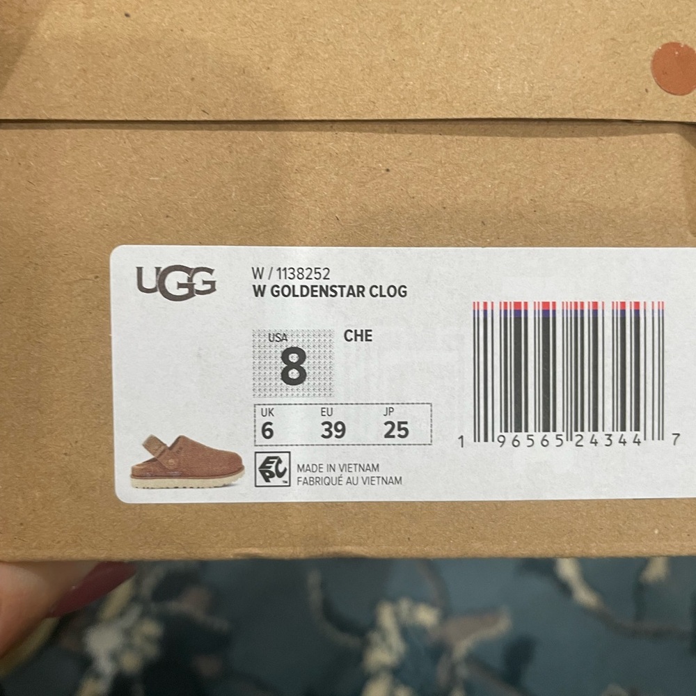 UGG Goldenstar Tan Clog - Picture 6 of 6